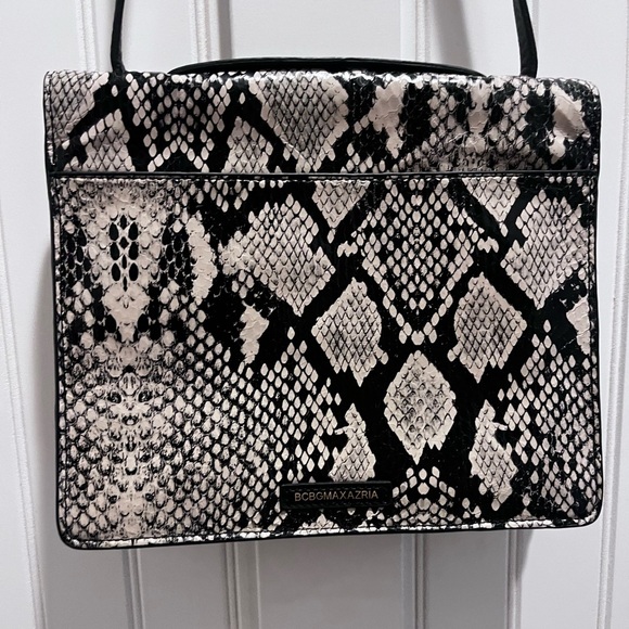 BCBGMAXAZRIA Snake Skin Pattern Leather Purse - Picture 2 of 6